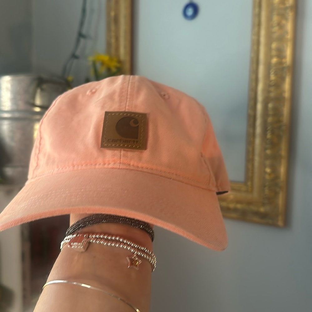 Carhartt hat pink